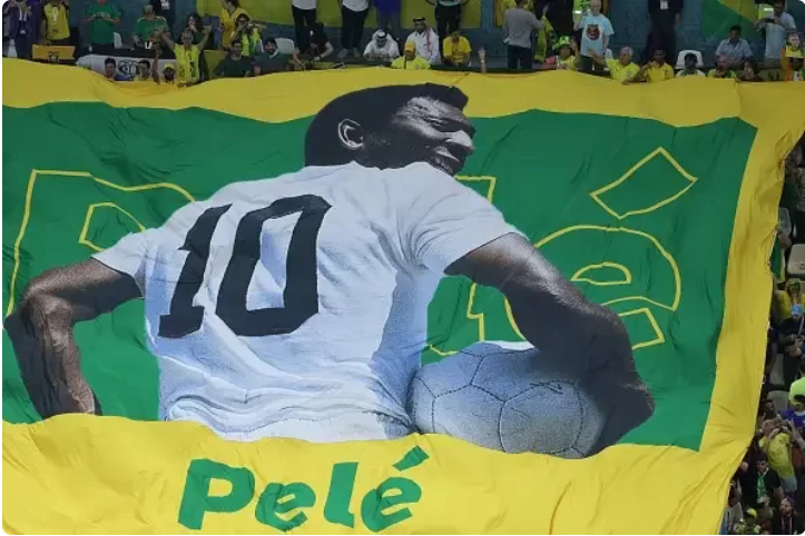 Corpo de Pelé foi embalsamado para que velório possa ocorrer dias após a morte