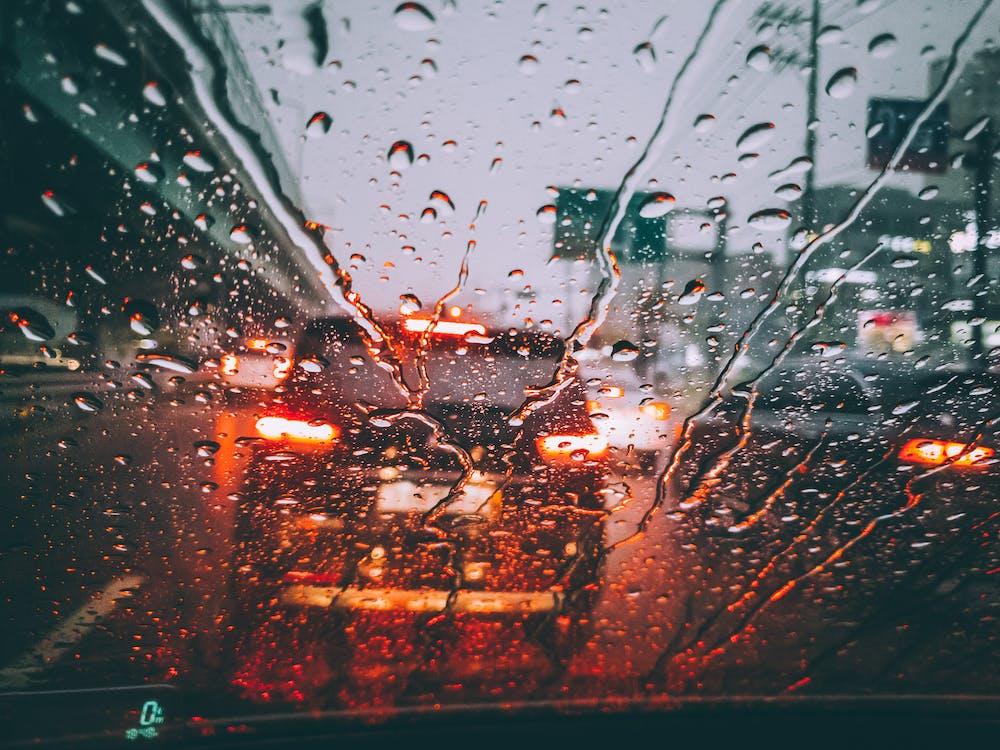 Primeira semana de 2023 começa com chuva e risco de temporais no Oeste