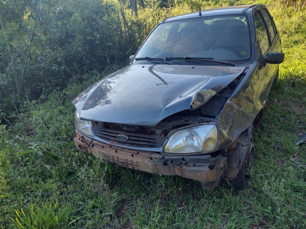Veículo capota na SC-283, em Seara, próximo à Frigolaste