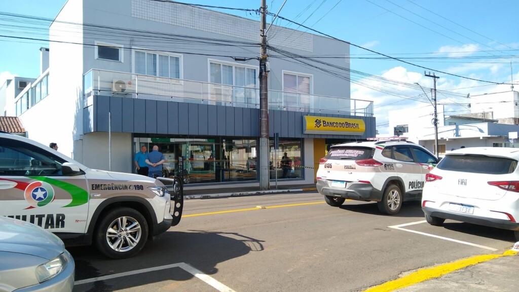 Esquadrão antibomba é acionado após criminosos colocaram cinto com objetos no peito de vítima