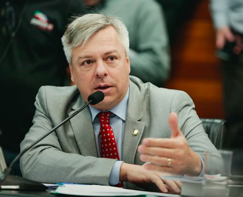 Deputado cobra informações sobre obras paradas em SC