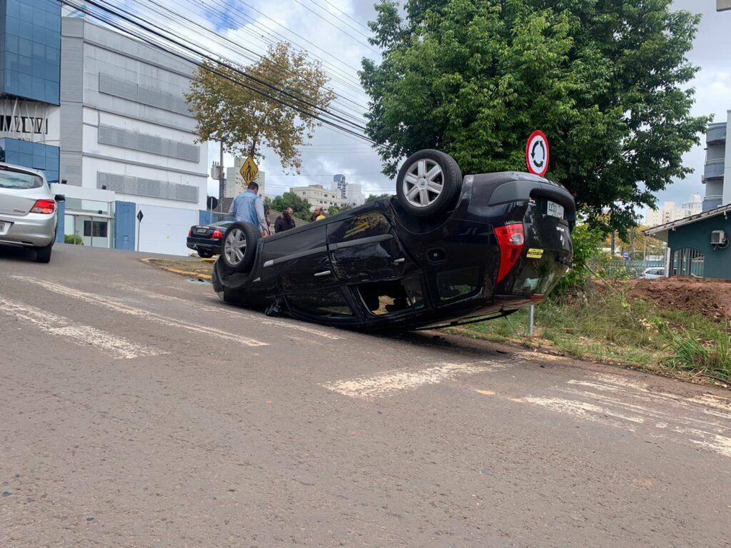 Capotamento é registrado em Chapecó