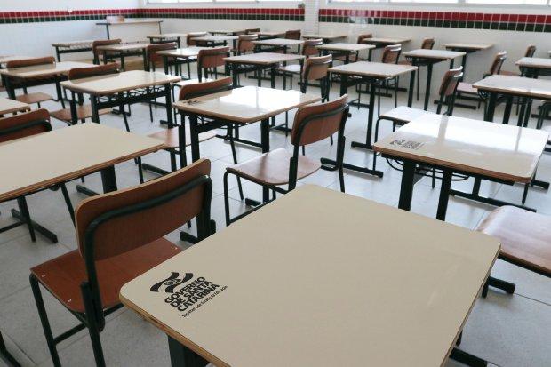 Dois adolescentes são apreendidos por ameaça a escola em redes sociais em SC