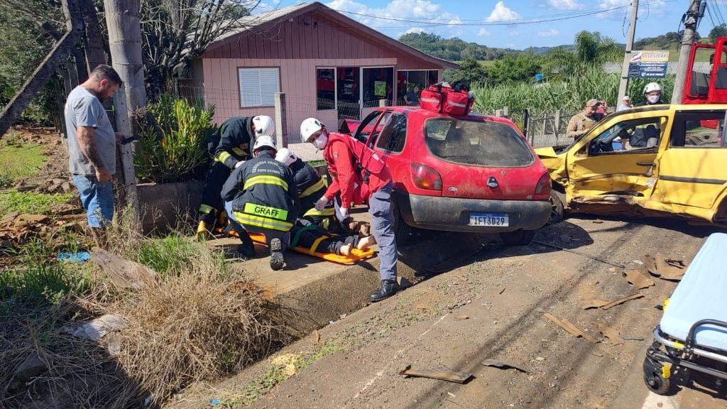 Três pessoas feridas em grave acidente em Concórdia