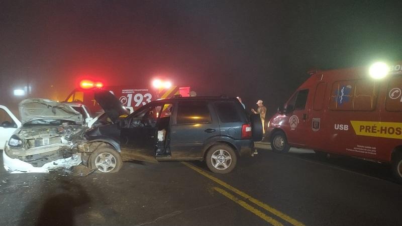 Acidente com cinco feridos envolve carro com placas de Seara, na 283, em Concórdia