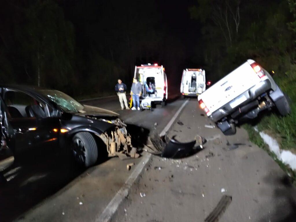 Dois veículos se envolvem em acidente na BR-282, Oeste de SC