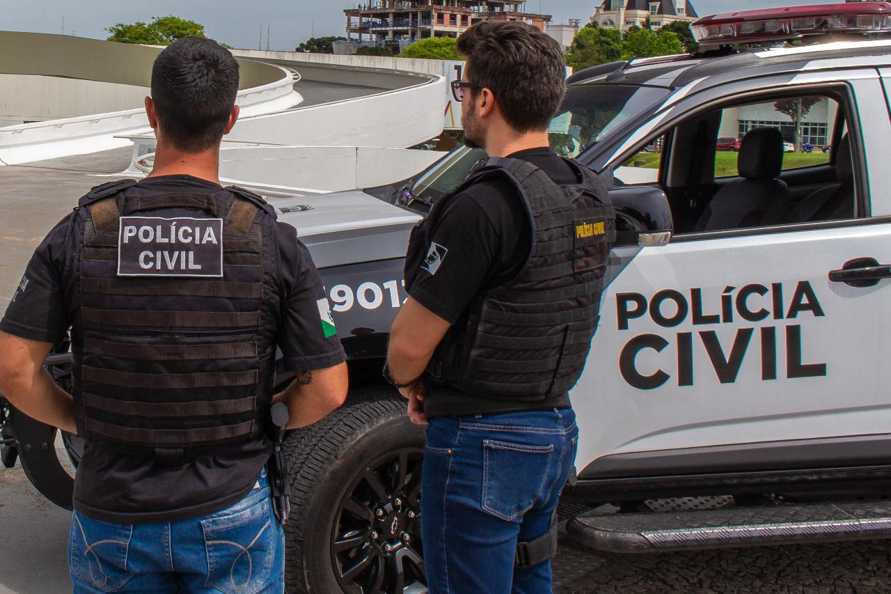 Criminosos rendem idosas, levam dinheiro, joias e veículo durante assalto em Itá