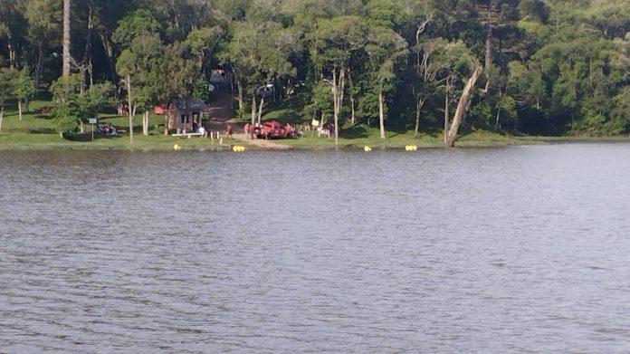 Homem morre afogado na prainha de Irani; vítima foi resgatada em parada cardiorrespiratória