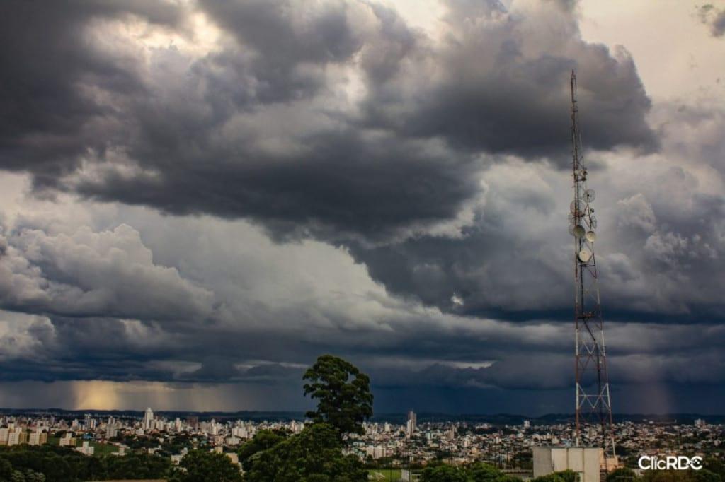 Chuva e temporais retornam para o Oeste de SC