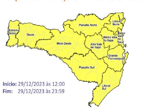 Temporais e chuvas intensas retornam a SC nesta sexta-feira