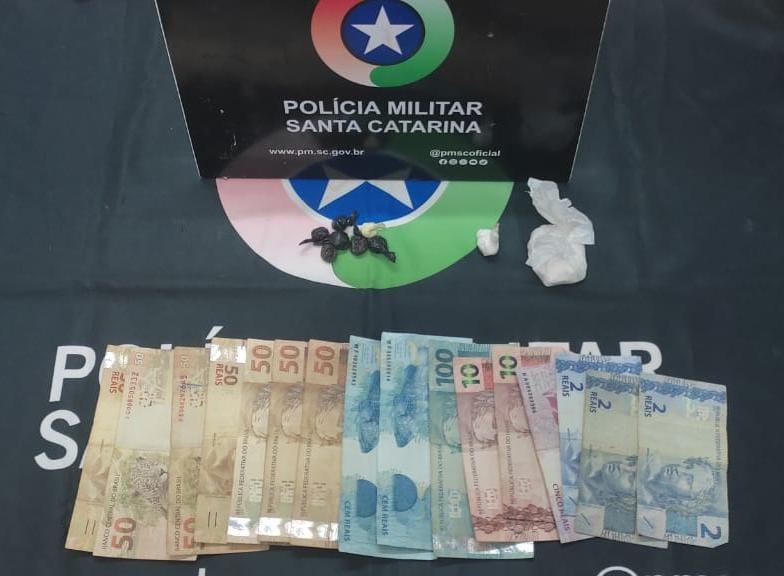 Polícia Militar prende casal por tráfico de drogas em Itá