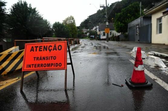 Confira as rodovias federais que estão com trechos bloqueados