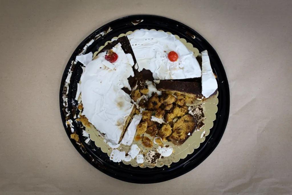 Bolo envenenado: após sogra ser internada, suspeita levou pastel para ela no hospital no RS