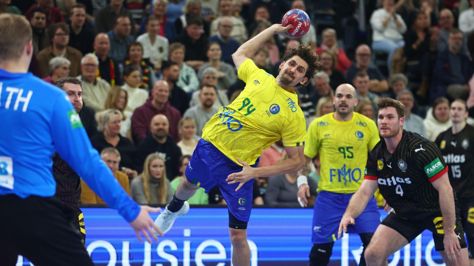 Brasil faz história, vence Suécia e vai às quartas do Mundial de handebol pela primeira vez