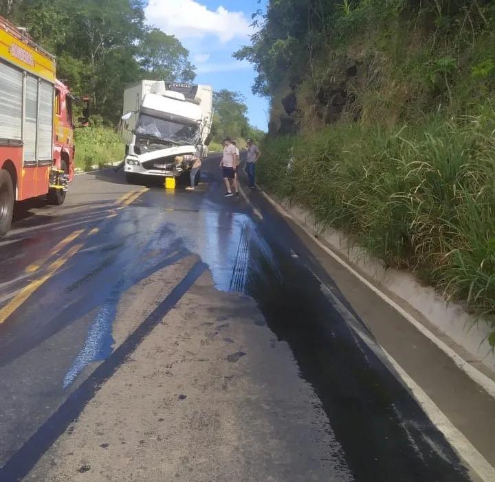 Duas pessoas feridas em acidente com caminhão entre Xanxerê e Xavantina