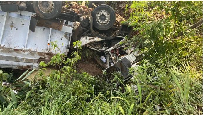 Motorista de caminhão morre em acidente próximo à ponte do Contorno Viário de Seara