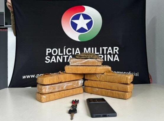 Homem que fazia ‘tele entrega’ de drogas é preso por tráfico após abordagem policial em Chapecó