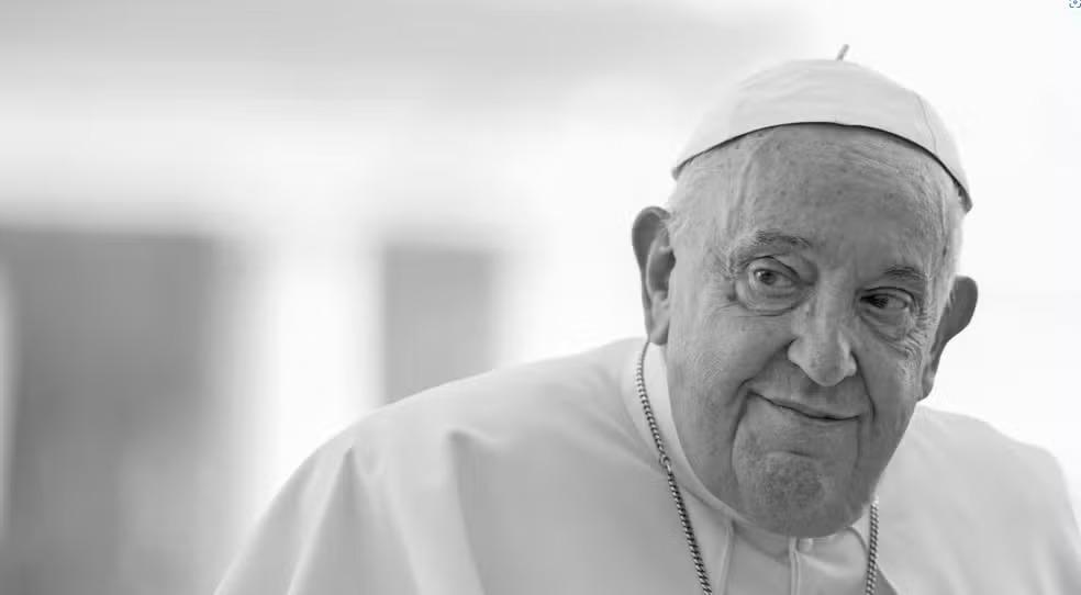 Papa Francisco morre aos 88 anos no Vaticano e deixa legado de humildade e reformas