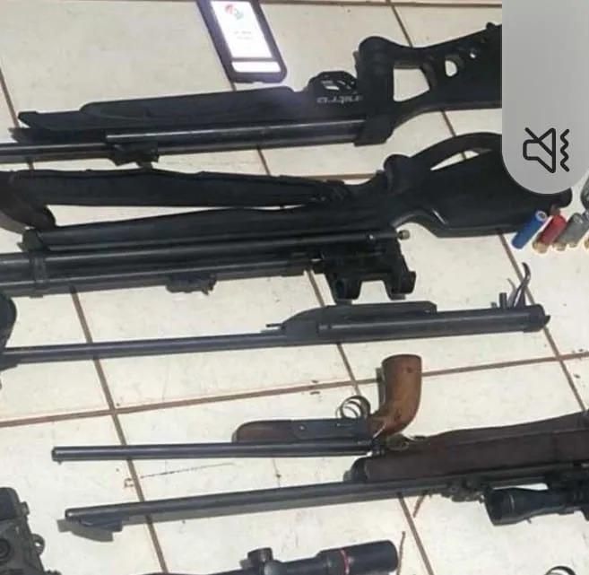 Polícia apreende armas e munições e localiza animais abatidos através de caça ilegal