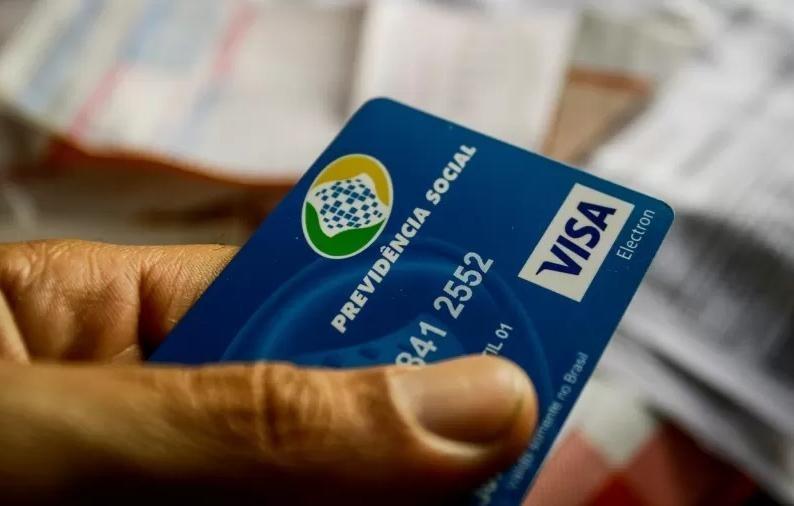 Primeira parcela antecipada do 13º do INSS começa a ser paga neste mês
