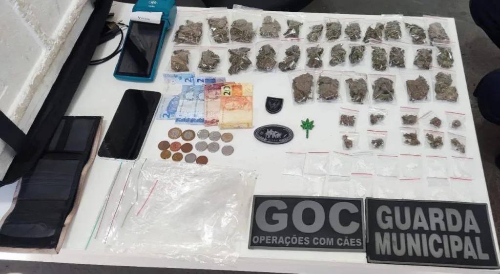 Entregador é preso com drogas na mochila em Chapecó