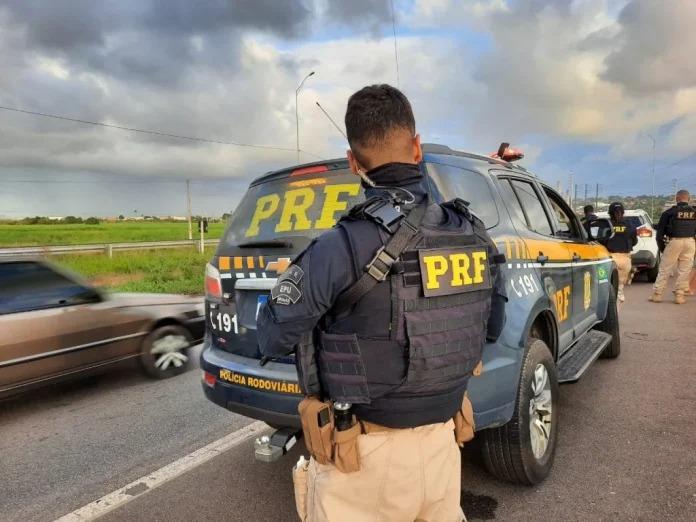 Homem é preso pela PRF durante abordagem na BR-153, em Concórdia