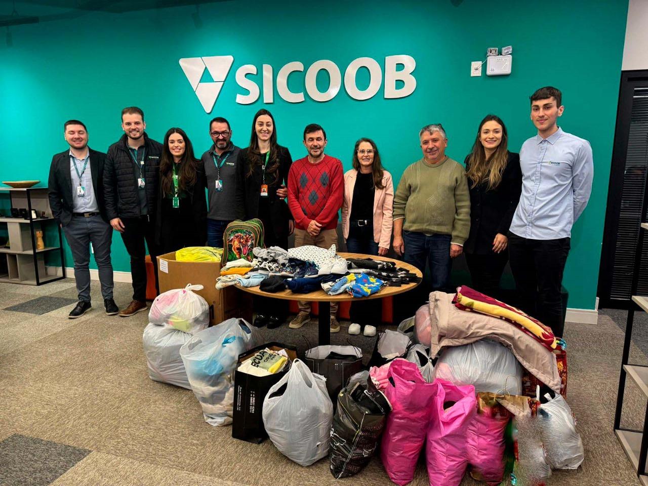 Sicoob Crediauc arrecada mais de 6 mil peças durante Campanha do Agasalho 2025