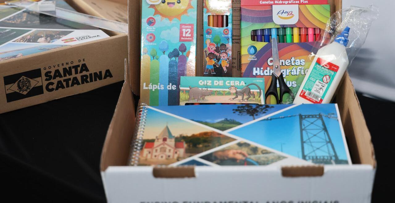Estudantes catarinenses receberão kits de material escolar para 2026