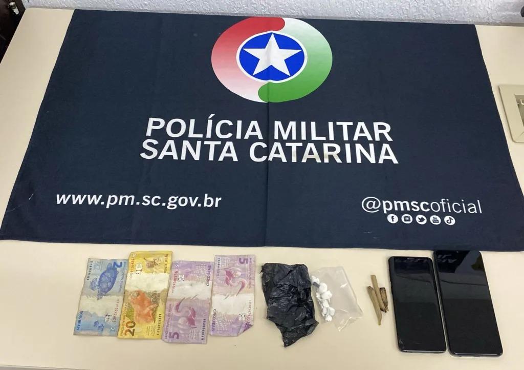 Três homens tentam furar barreira policial, mas são presos por tráfico de drogas em Seara