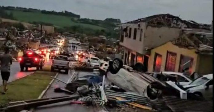 Tornado no Paraná causa destruição e deixa 5 mortos; há 432 feridos