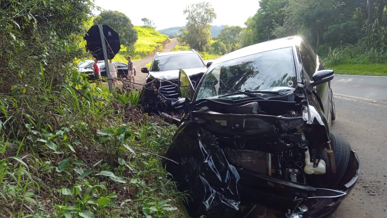 Acidente de trânsito  na SC 155 com danos de elevada monta