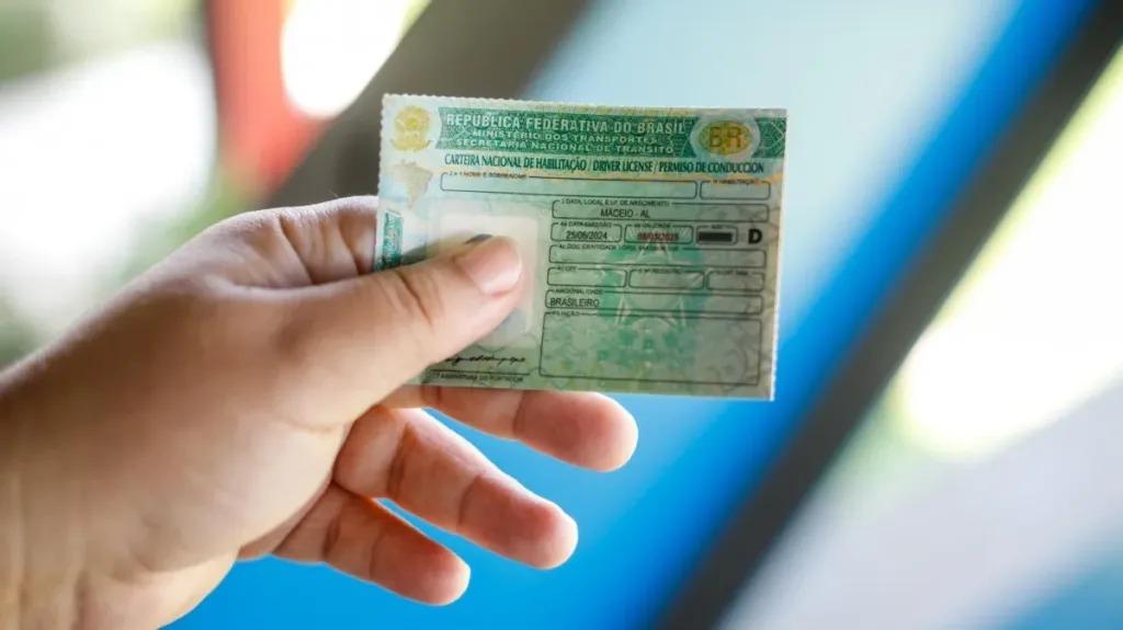 Contran aprova novas regras da CNH e acaba com aulas obrigatórias em autoescolas