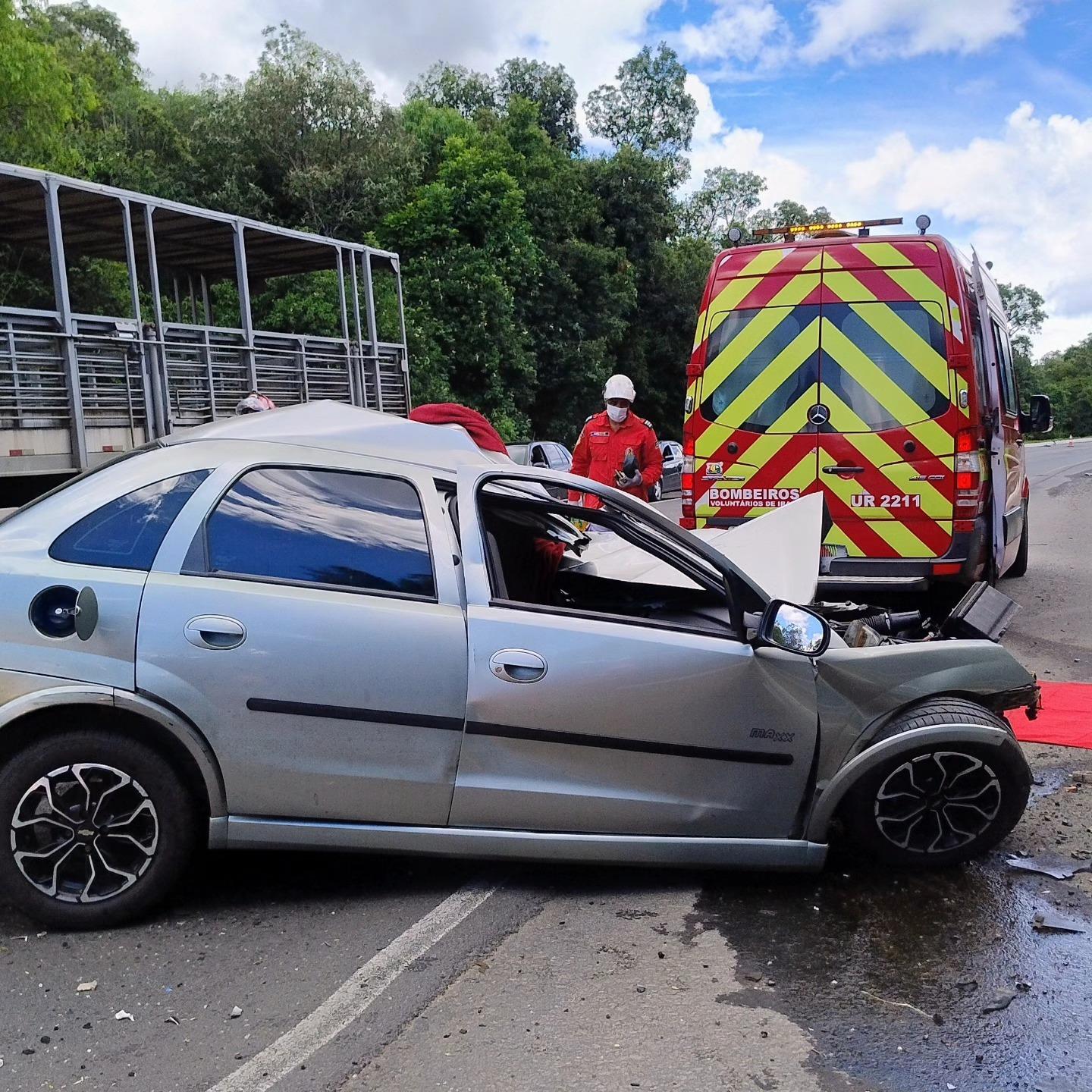 Grave acidente próximo ao trevão de Irani mata motorista de carro