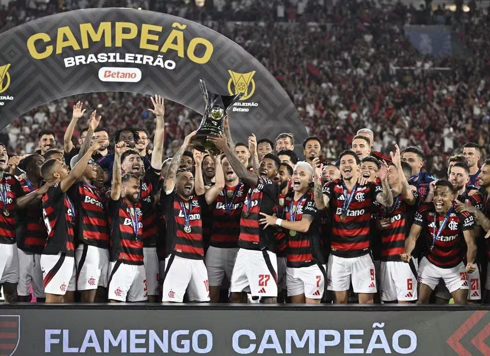 Quatro dias após vencer a Libertadores, Flamengo conquista o Brasileirão