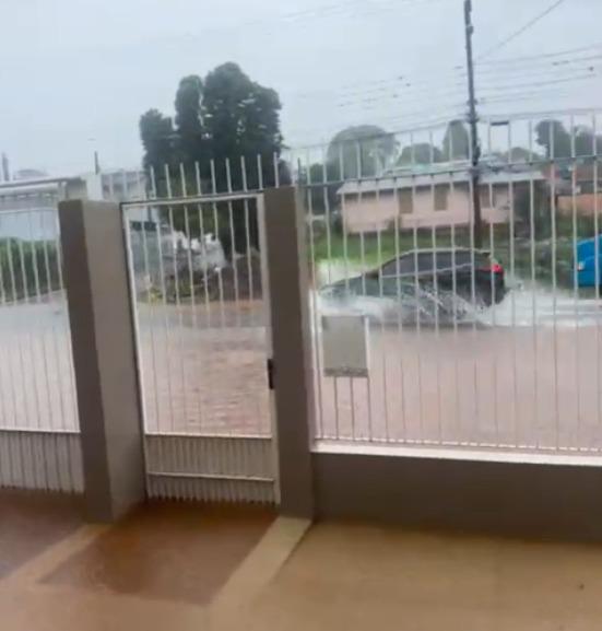 Chuva intensa causa alagamentos pontuais em Xanxerê