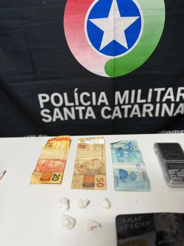 Polícia Militar prende homem por tráfico de drogas em Seara