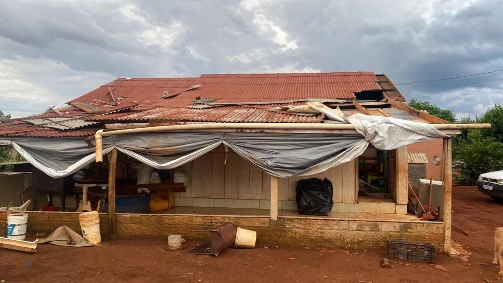 Ventos provocam estragos na região