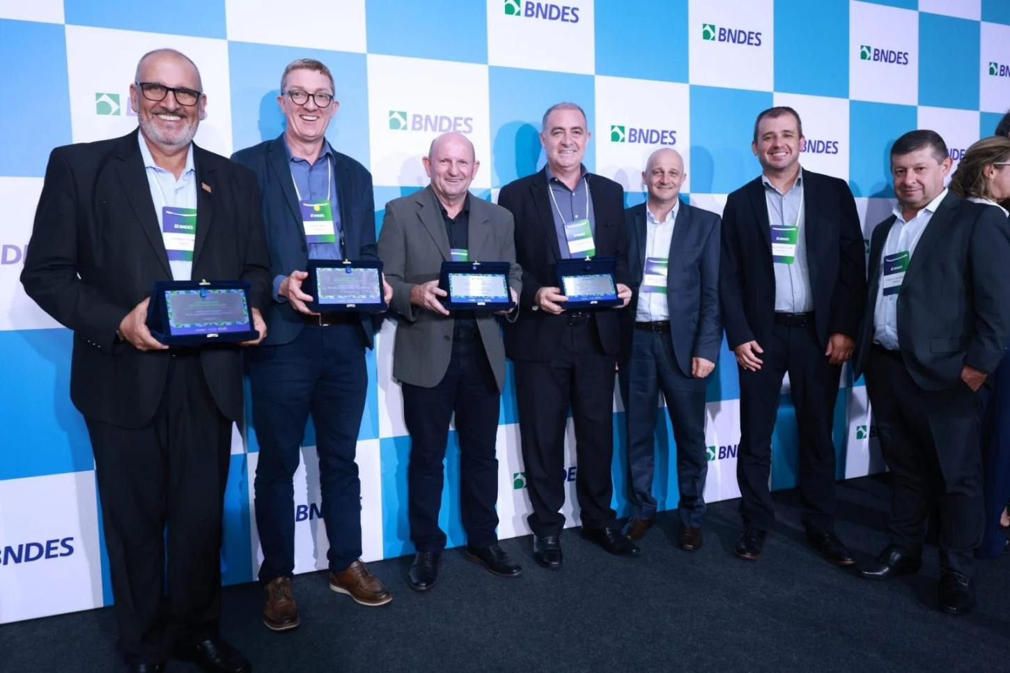 Cresol é reconhecida em quatro categorias em evento para Agentes Financeiros Destaque 2025 do BNDES