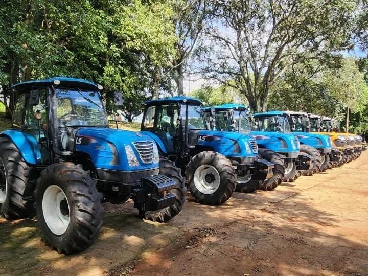 Municípios da região contemplados com equipamentos agrícolas