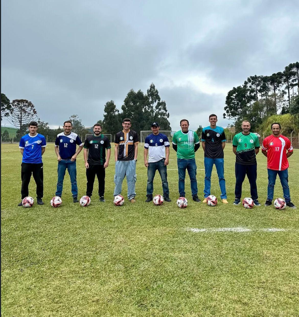 Xavantina realiza entrega de kits esportivos para comunidades do município