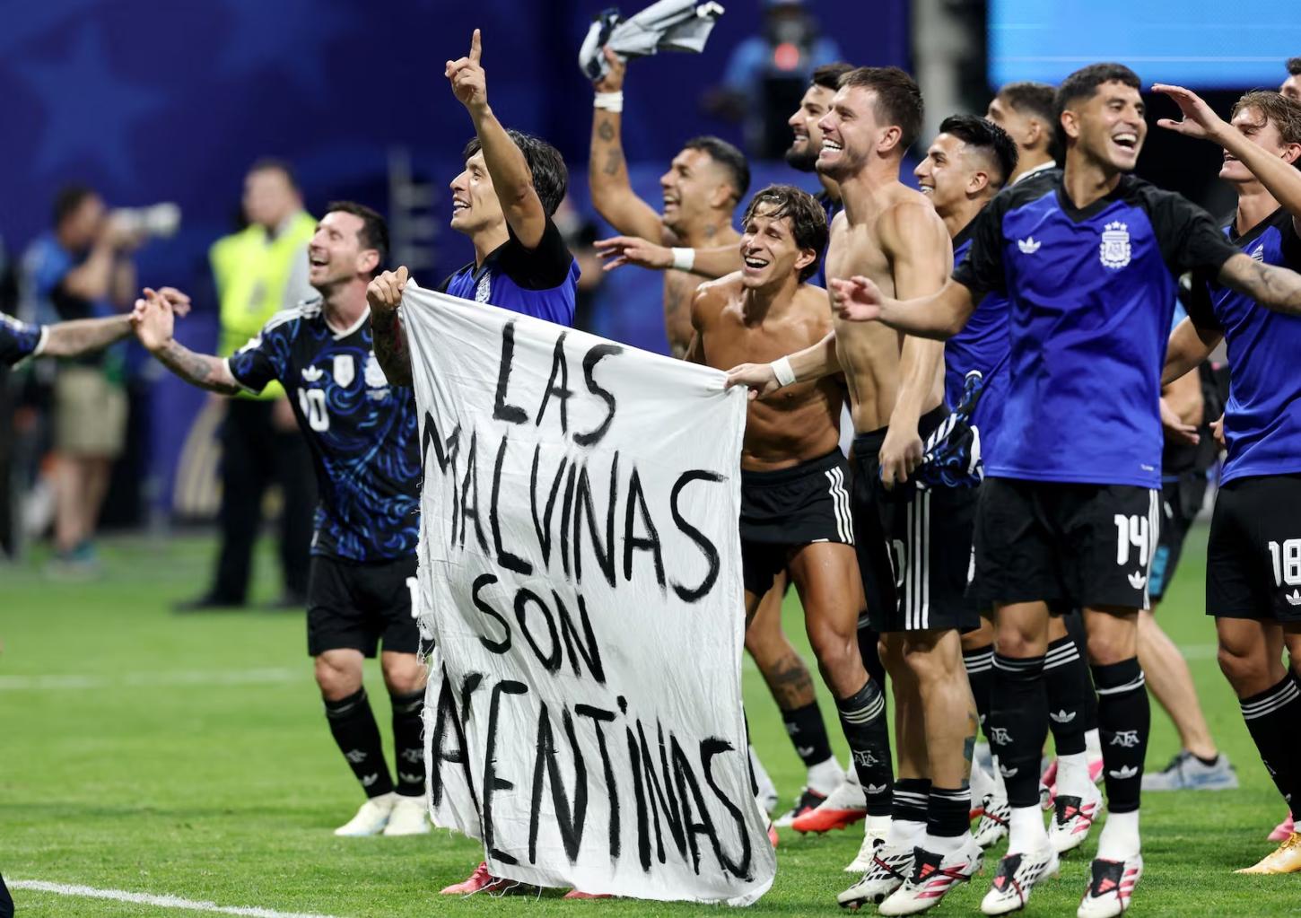Fifa abre investigação contra a Argentina por faixa sobre as Malvinas