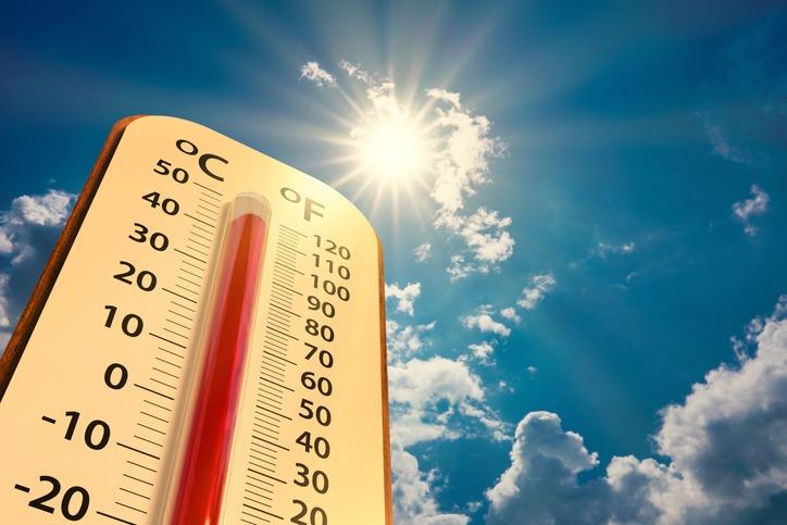 Semana começa com calor e risco de temporais em Santa Catarina