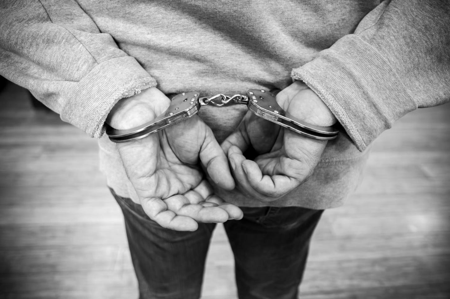 Tentativa de entrada no presídio com drogas termina em prisão de mulher em Chapecó