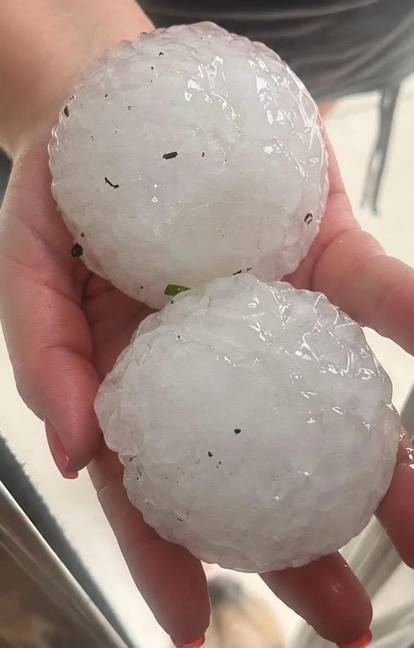 Forte chuva de granizo provoca danos e deixa prejuízos em Seara e região