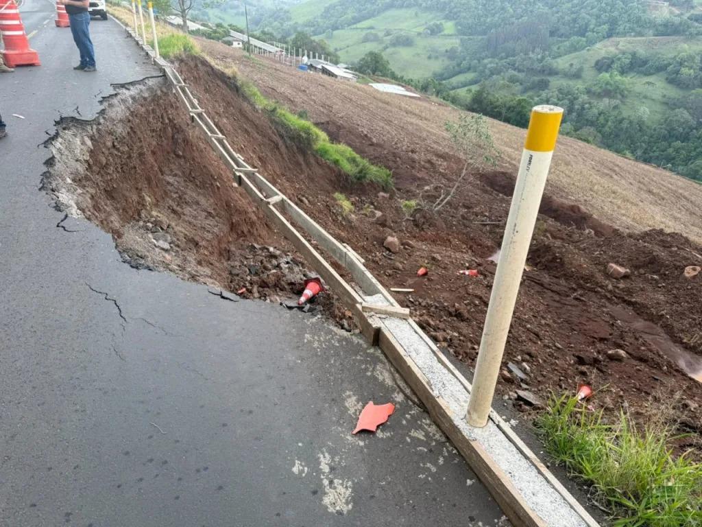 SC-155 segue em meia pista após deslizamento em Xavantina