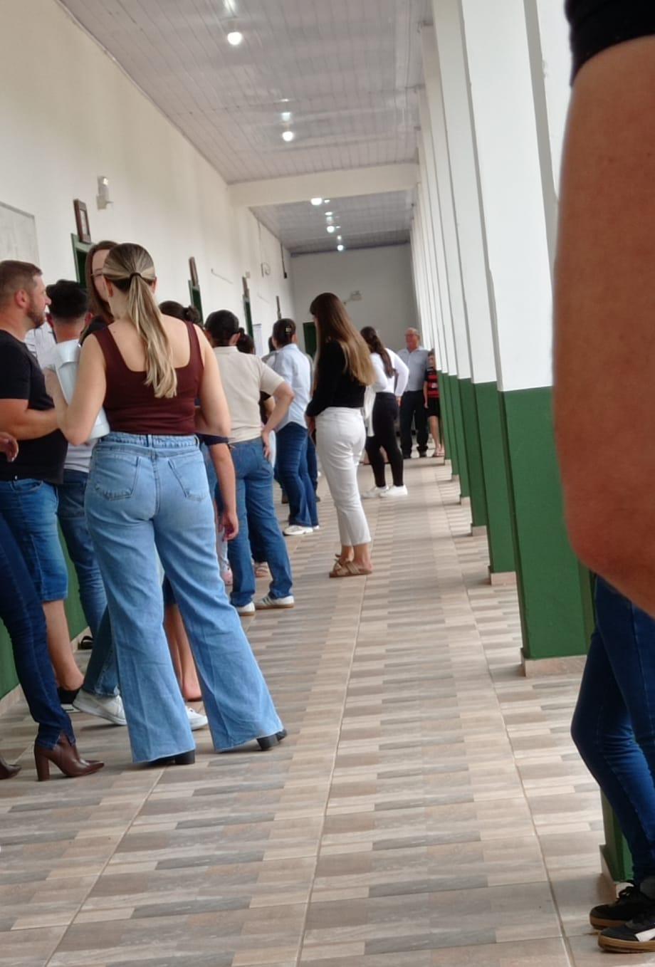 Xavantina registra movimento intenso e filas durante as eleições  neste domingo